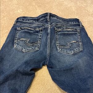 Silver Jeans Indigo Blue Cropped Denim Capris